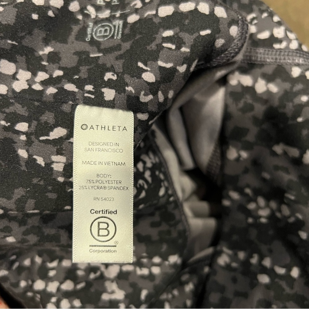 Women’s Black and gray Athleta Leggings XS - Picture 7 of 7